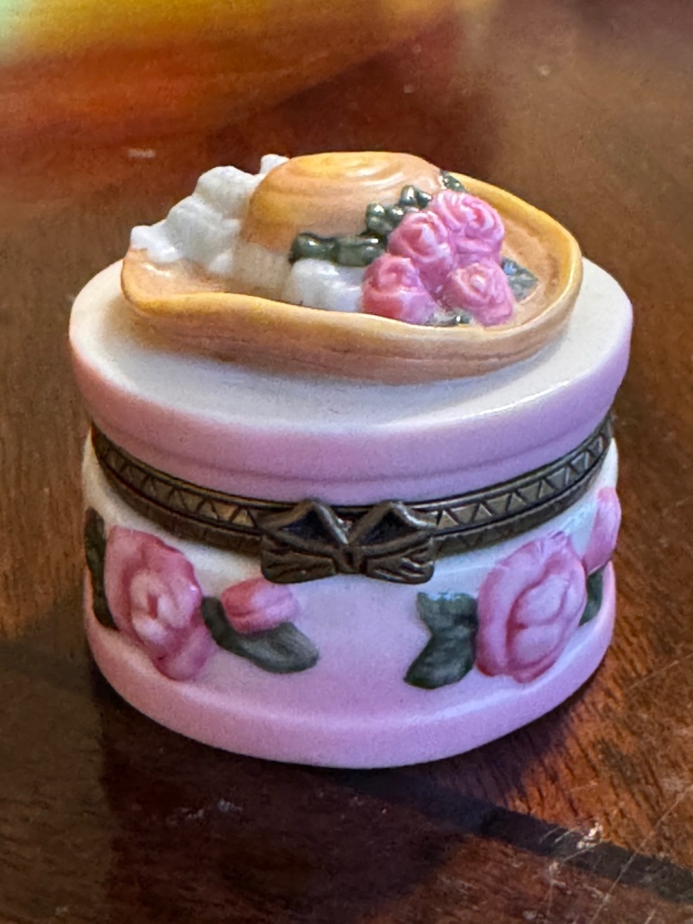 MADAME ALEXANDER Pretty Hat Trinket Box with Clock Porcelain 2000 New Battery